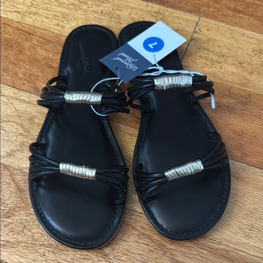 Universal Thread Sandals - Picture 1 of 4